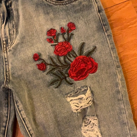 ONLY ripped and embroidered jeans/Size 30 - Picture 5 of 7